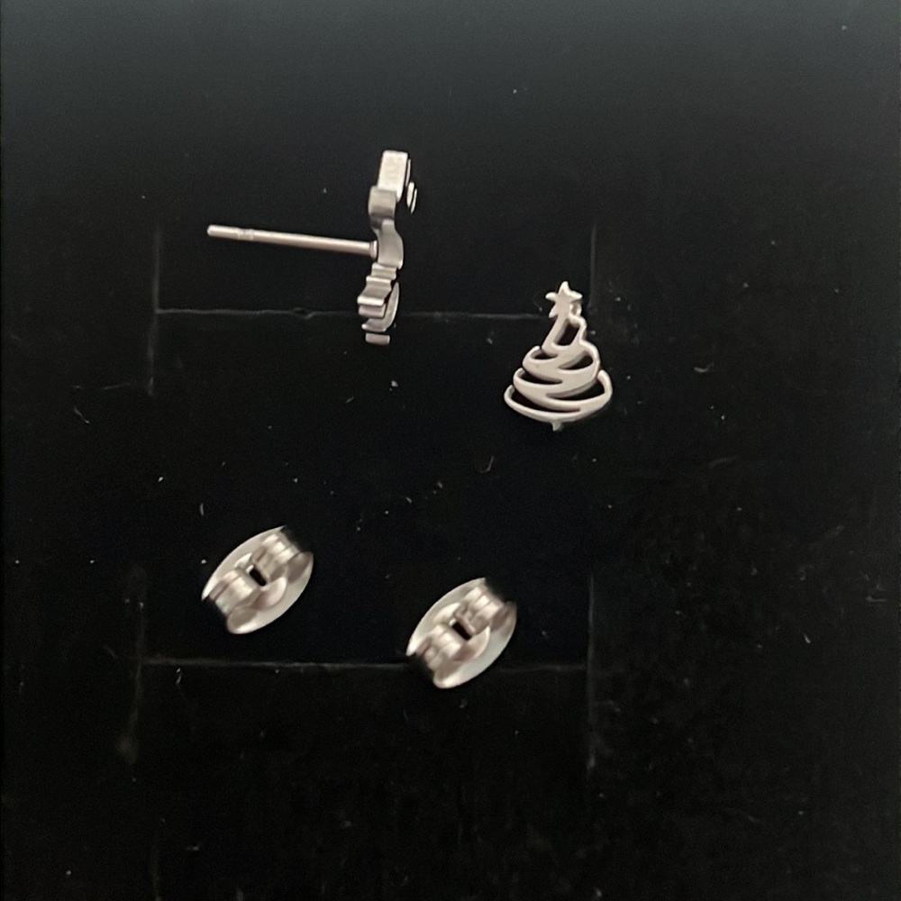 NWT 2 for $5 CHRISTMAS TREE REINDEER STUD EARRINGS B22 - Picture 6 of 6